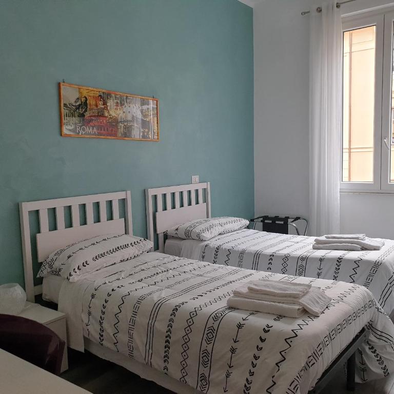 Holidays in Rome - Guesthouse - Camera Doppia con Letti Singoli - 1