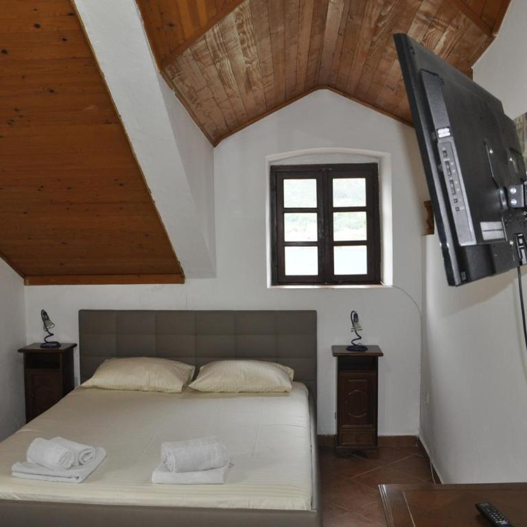 Apartments Vujošević - Two-Bedroom Apartment - 9