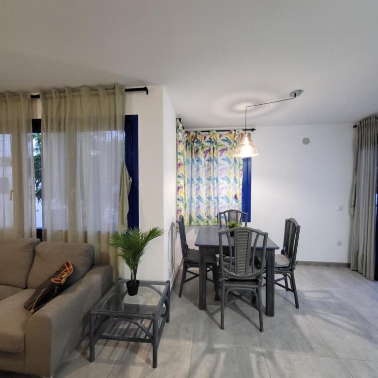 Waikiki 47 - Two-Bedroom Apartment - 3