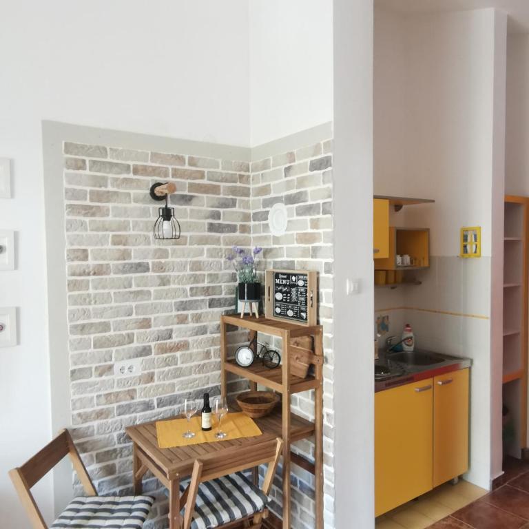 Apartments Maris - Studio with Garden View - 8