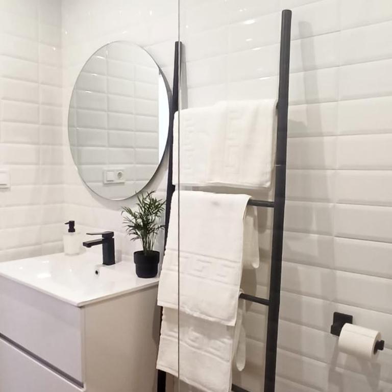 Limerencia: tu hogar en este blanco pueblo - Apartamento de 1 dormitorio - 9