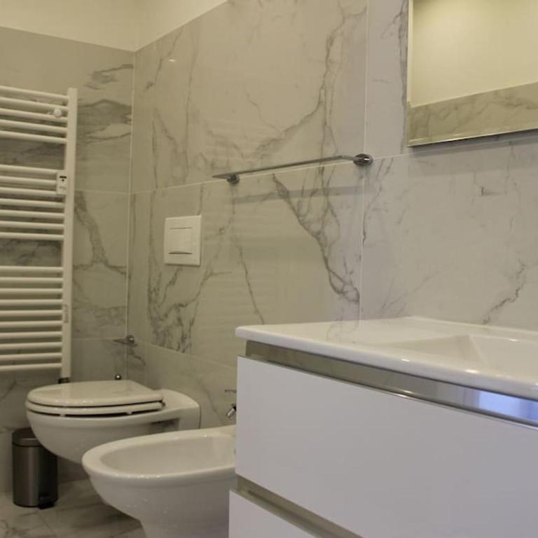 Art Apartment stazione A - Appartamento con 2 Camere da Letto - 3