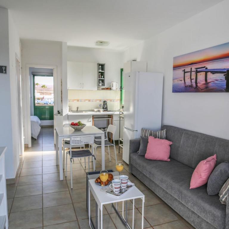 Suite Cozy Relax - Pool and 400 M to the Beach By Lanzarote Vacation Homes - Apartment with Garden View - 8