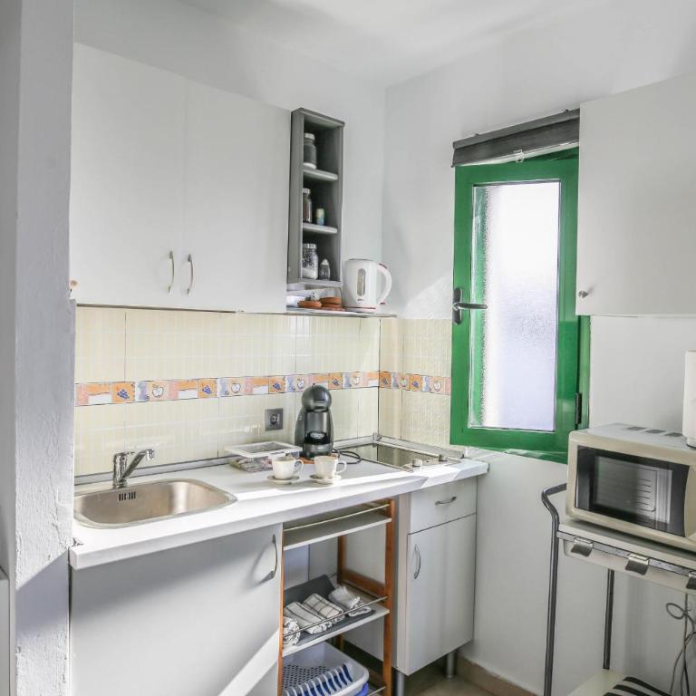 Suite Cozy Relax - Pool and 400 M to the Beach By Lanzarote Vacation Homes - Apartment with Garden View - 11