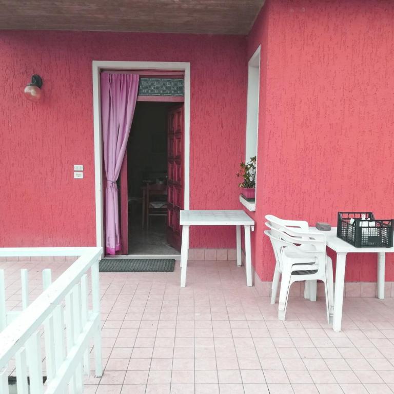 CASA EMILY - Appartamento con 2 Camere da Letto - 1