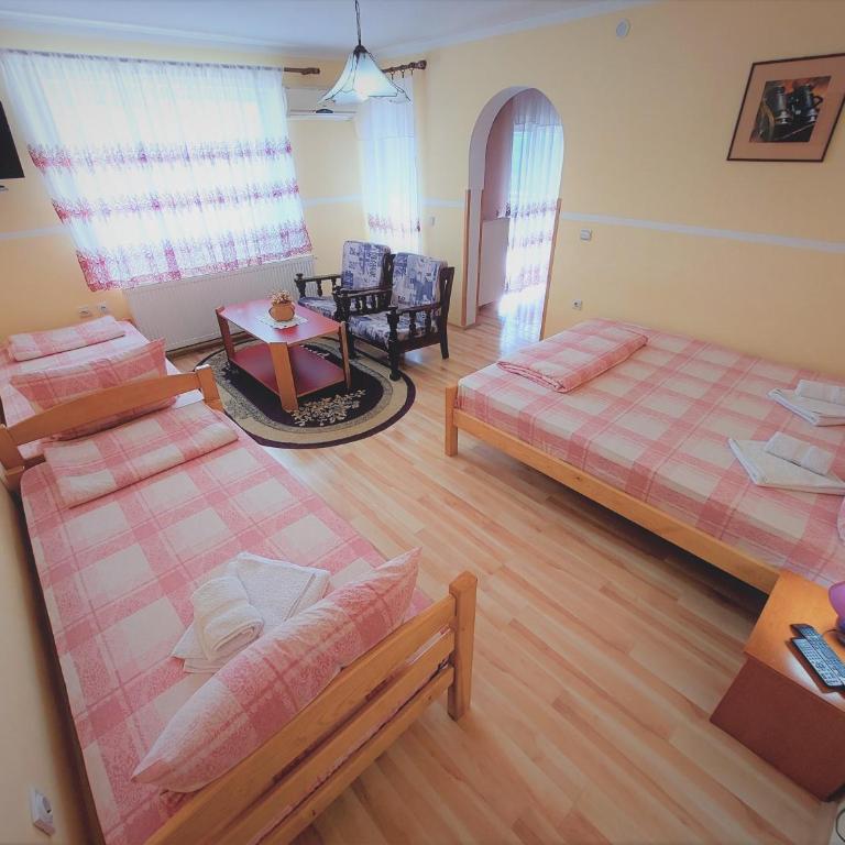 Apartments Nikolić - Apartman s 1 Spavaćom Sobom i Terasom - 2