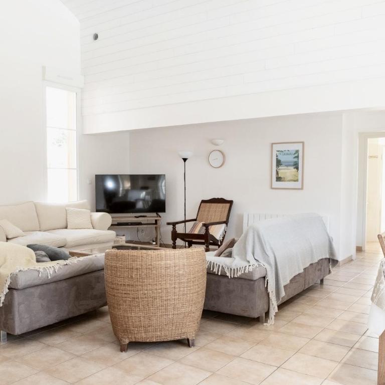 villa piscine chauffée 10pers dans cadre exceptionnel-AG19 - Villa with Private Pool - 13