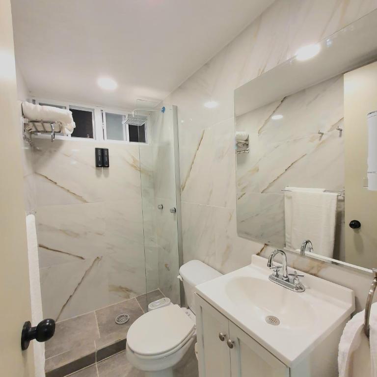 Suite privada doble cama mat Eugenio S - One-Bedroom Apartment - 10