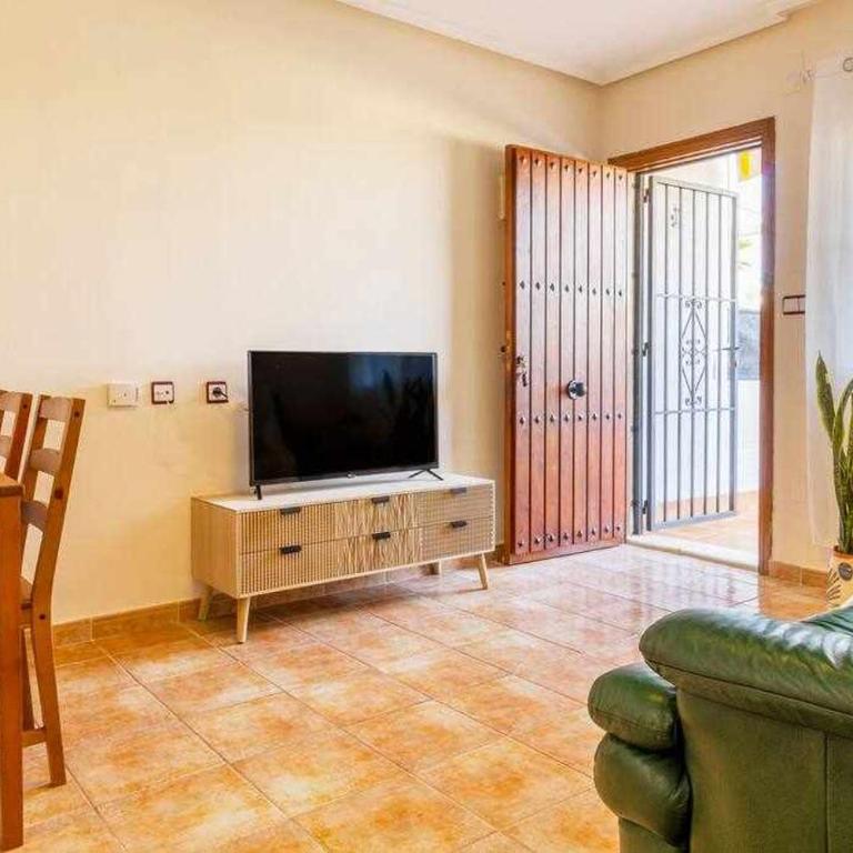 Groundfloor Pink Torrevista - Two-Bedroom Apartment - 10