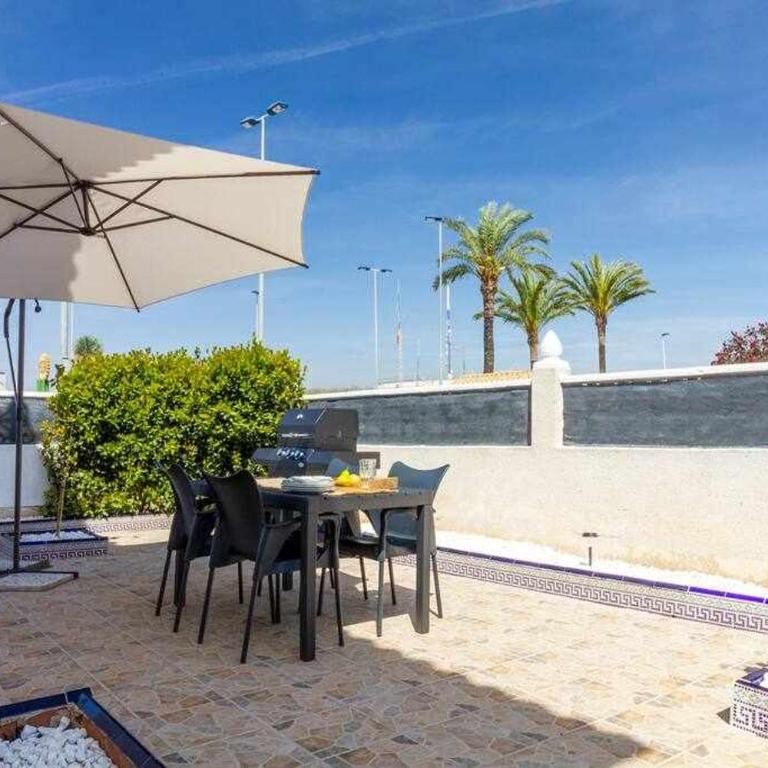 Groundfloor Pink Torrevista - Two-Bedroom Apartment - 32