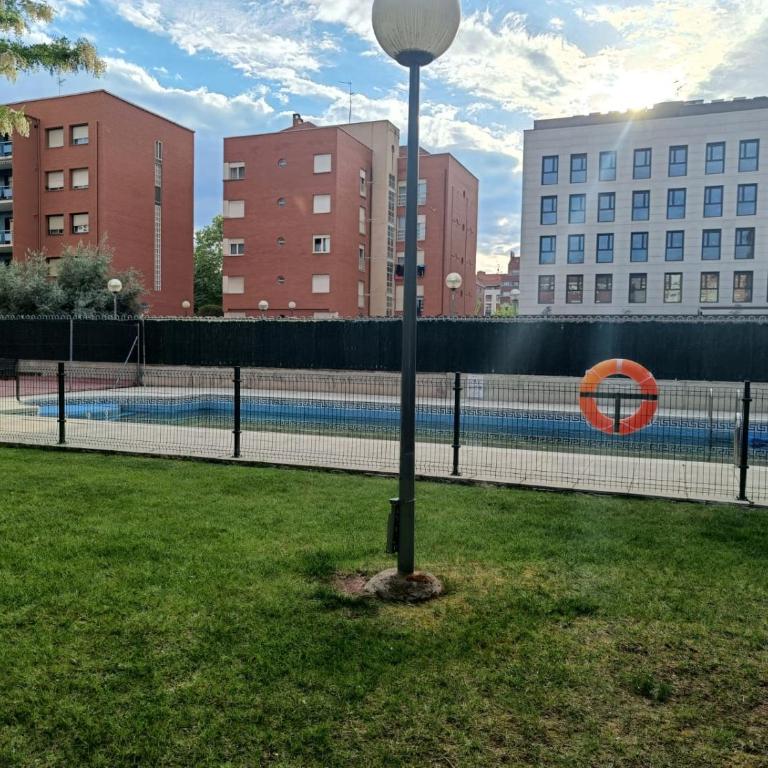 POOL AND CONFORT 3 habitaciones y garaje By apartamentos Logroño - Apartamento de 3 dormitorios - 43