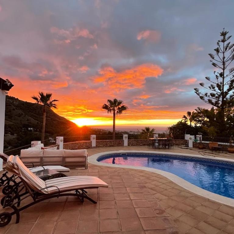 An Idyllic Grand Villa - Villa con vistas al mar - 33