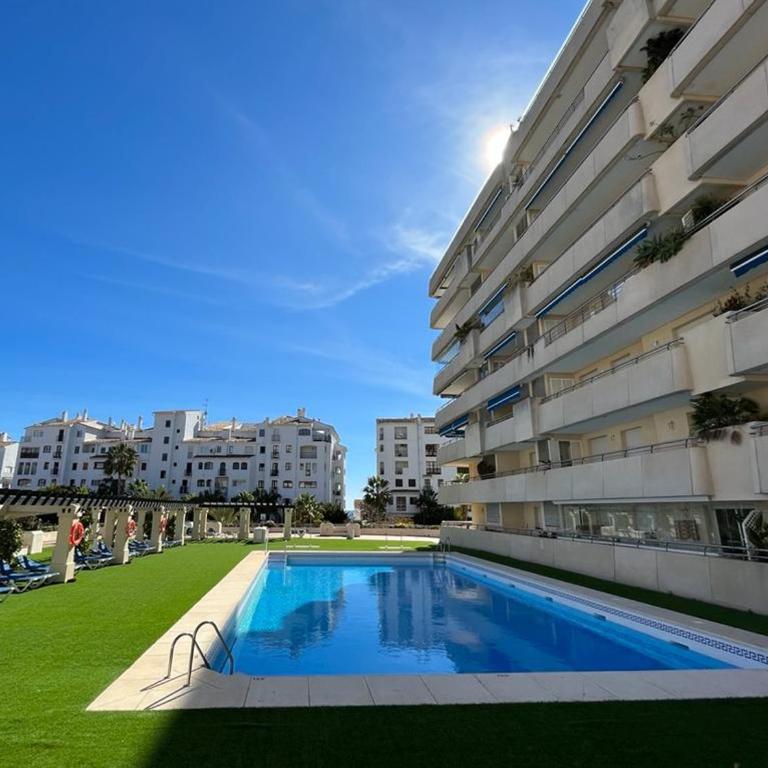 MARBELLA HOME RENTALS - Marina Banus, Puerto Banus, Cozy 2BR, parking & pool - Two-Bedroom Apartment - 9