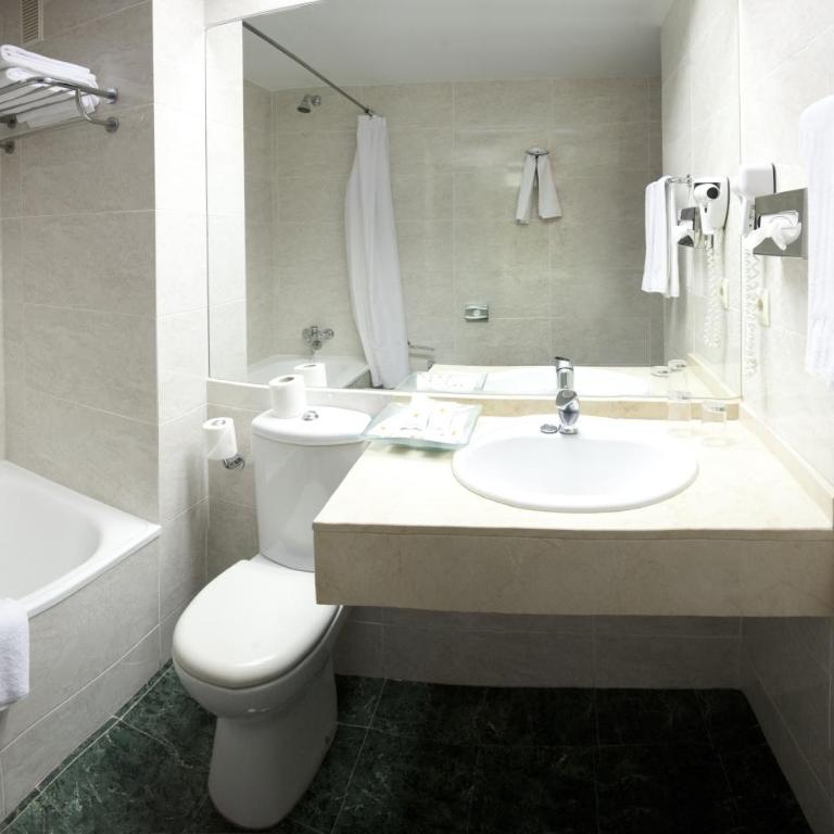 BQ Andalucia Beach Hotel - Habitación Doble con balcón - 1 o 2 camas - 4