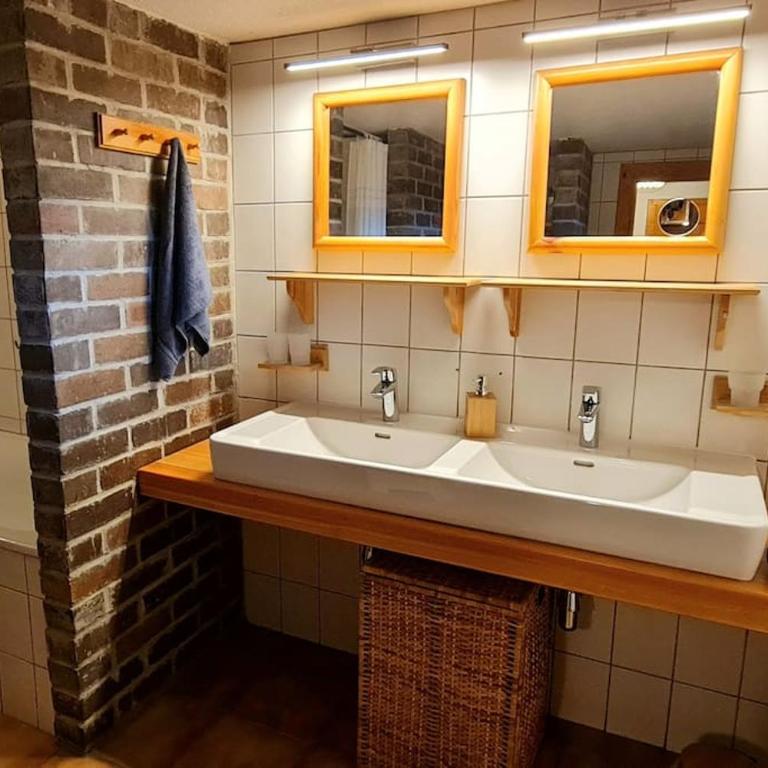 Idyllische Zirbenholz Alpin Huette - Ferienhaus - 10