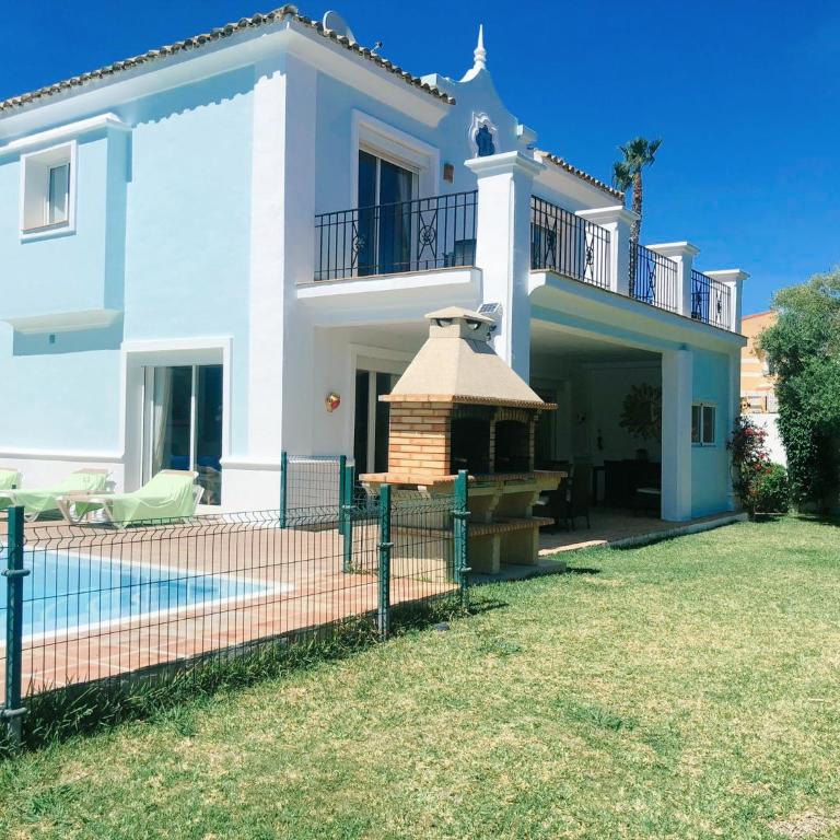 Detached Villa 4 bed Duquesa with Private infinity pool close to port and beach - Villa - 7