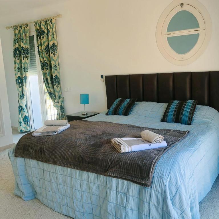 Detached Villa 4 bed Duquesa with Private infinity pool close to port and beach - Villa - 29