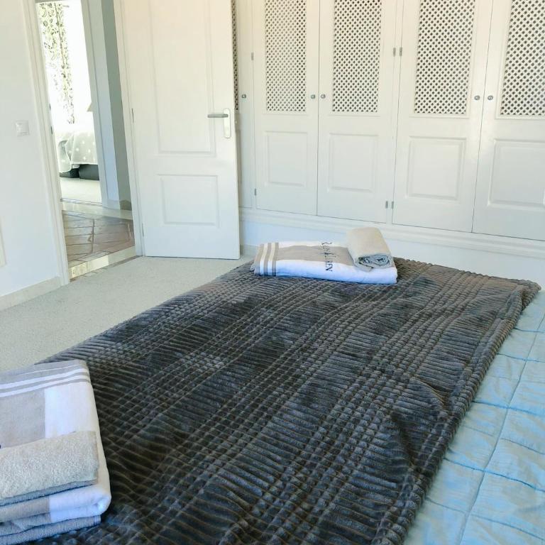 Detached Villa 4 bed Duquesa with Private infinity pool close to port and beach - Villa - 31