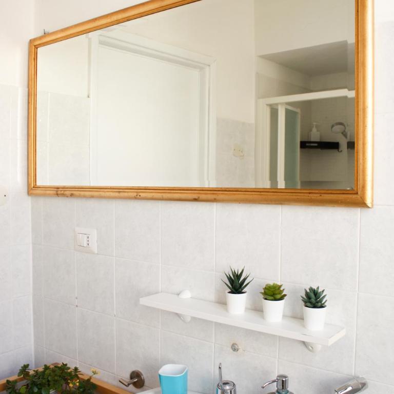 Buen Aire - Double Room with Private External Bathroom - 11
