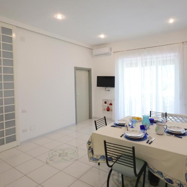 Garden House Giulia - Two-Bedroom Apartment - 21