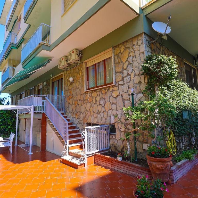 Garden House Giulia - Two-Bedroom Apartment - 24