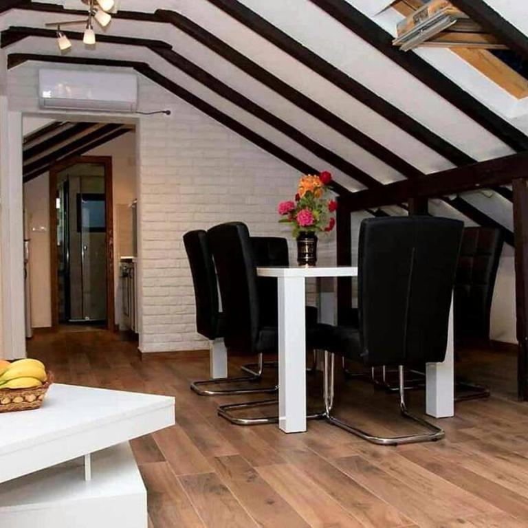 Loft Apartment Capitano on the sea shore - One-Bedroom Apartment - 12