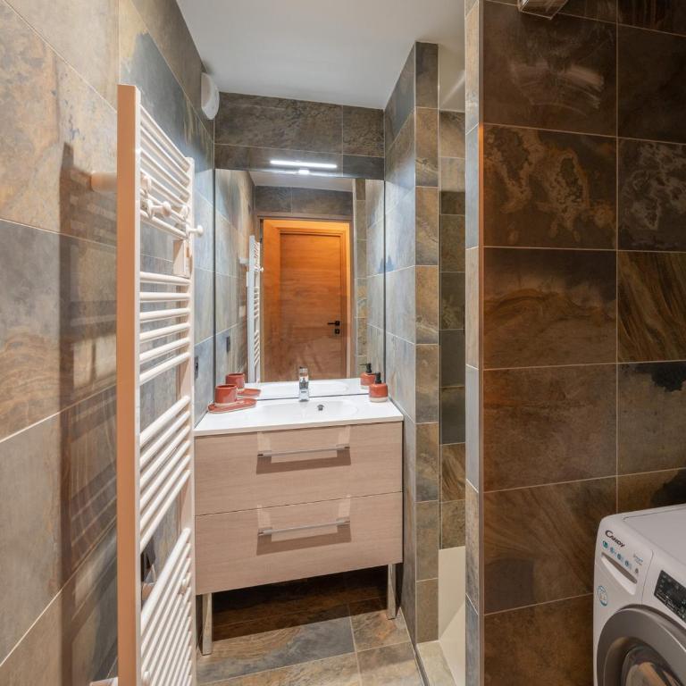 Appartement spacieux proche des pistes avec garage et wifi à Courchevel 1650 - FR-1-563-112 - Apartment - 5