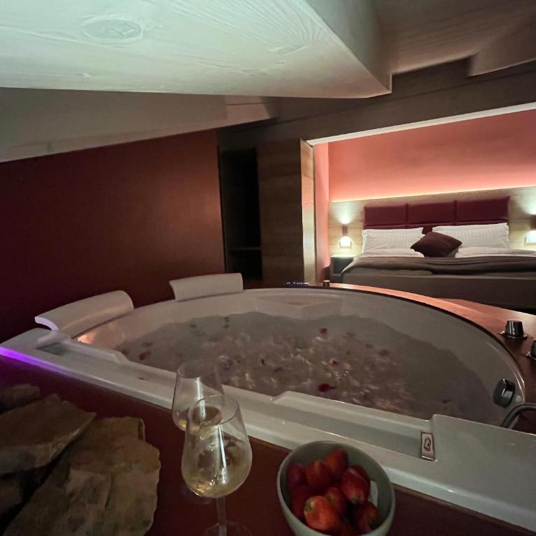 Le Rocce Val di Non - Quality Room & Breakfast - Chambre Lit Queen-Size avec Baignoire Spa - 1