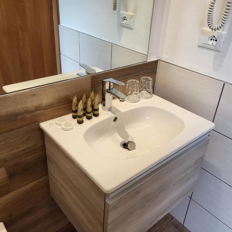 Hotel Garni Rosmari - Junior Suite con Balcone - 5