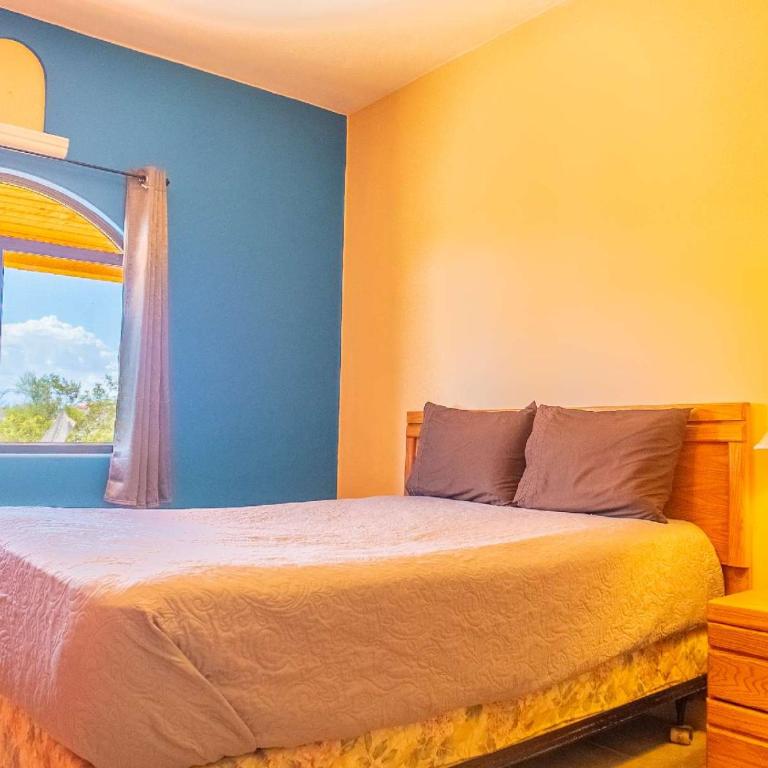 2BR /2BA Family Vacation Home with WiFi - Casa - 7