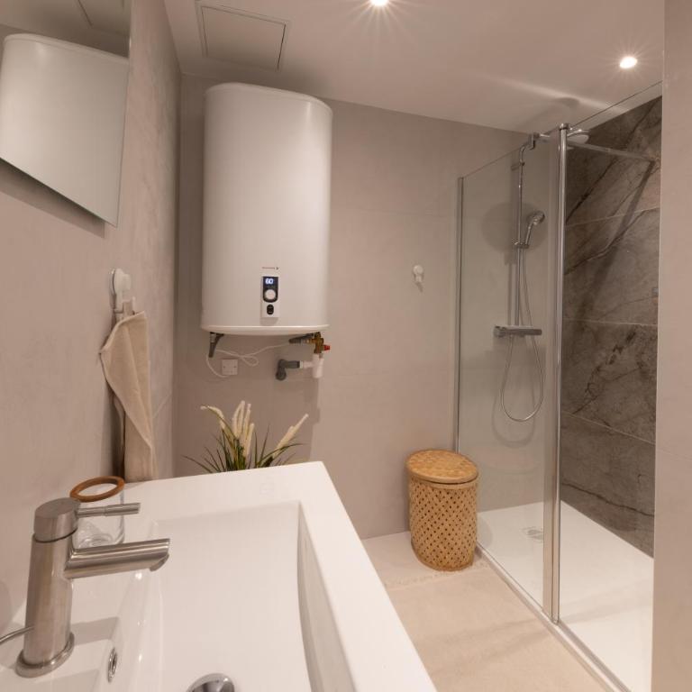 Lumineux, tout confort, Wifi & Terrace & Parking - Appartement 1 Chambre - 17