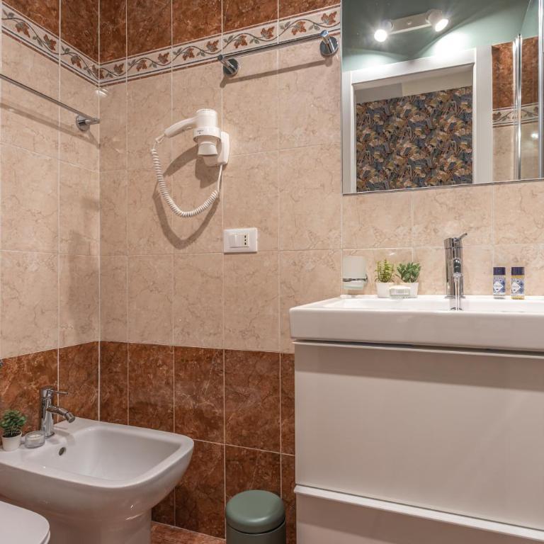 Vittoria Garden Suites - Camera Matrimoniale con Bagno Privato - 2