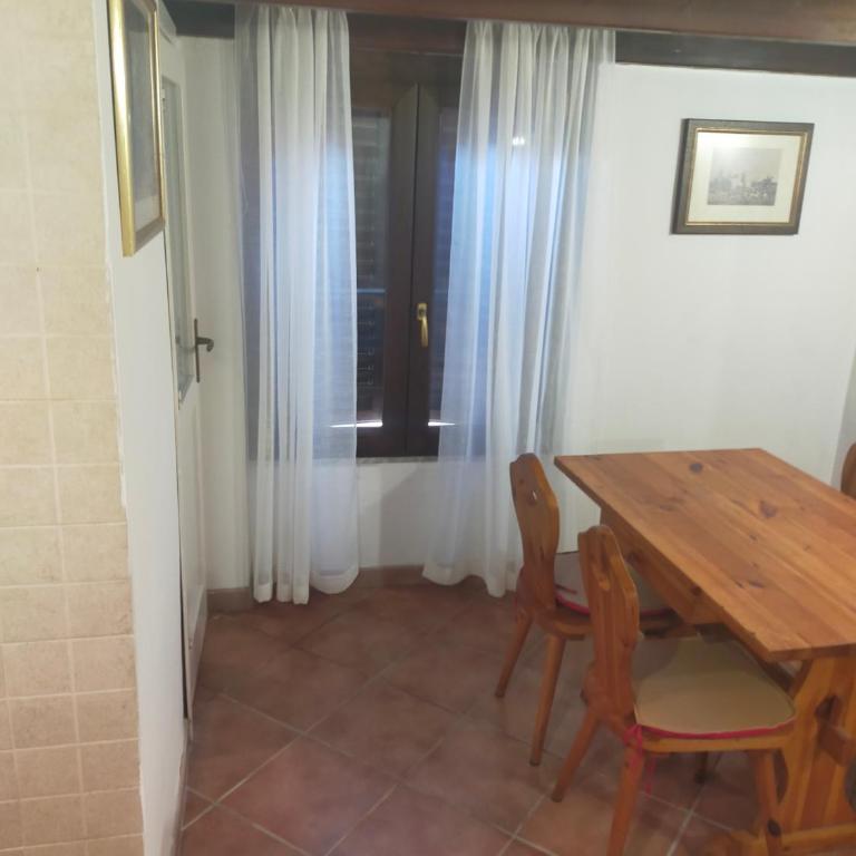 Alghero Centro Storico da Pino - Ampia Camera Matrimoniale/Doppia con Letti Singoli - 16