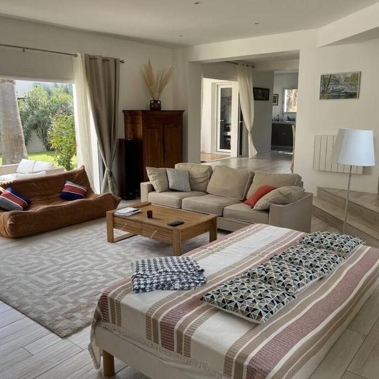 Villa avec magnifique piscine et grand jardin, à 2 pas du golf et de la plage - Villa with Private Pool - 4