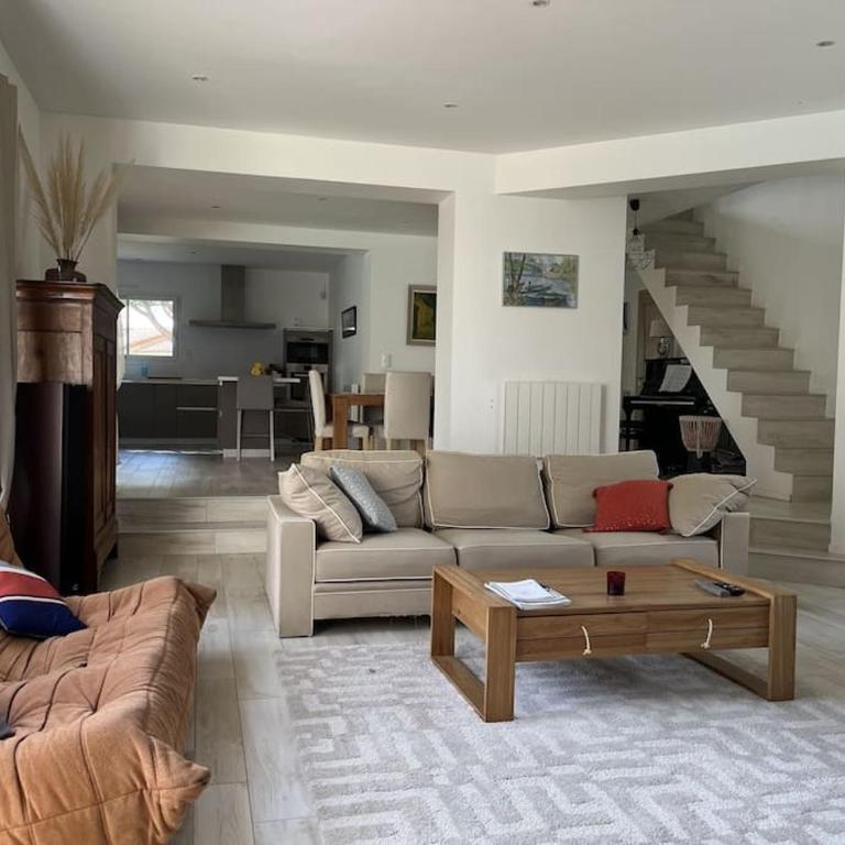 Villa avec magnifique piscine et grand jardin, à 2 pas du golf et de la plage - Villa with Private Pool - 24