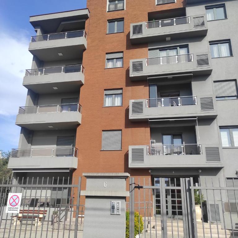 Cozy Studio K with Kitchen & WiFi in Heart of Podgorica - Apartman sa 1 Spavaćom Sobom - 9