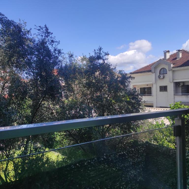 Cozy Studio K with Kitchen & WiFi in Heart of Podgorica - Apartman sa 1 Spavaćom Sobom - 10