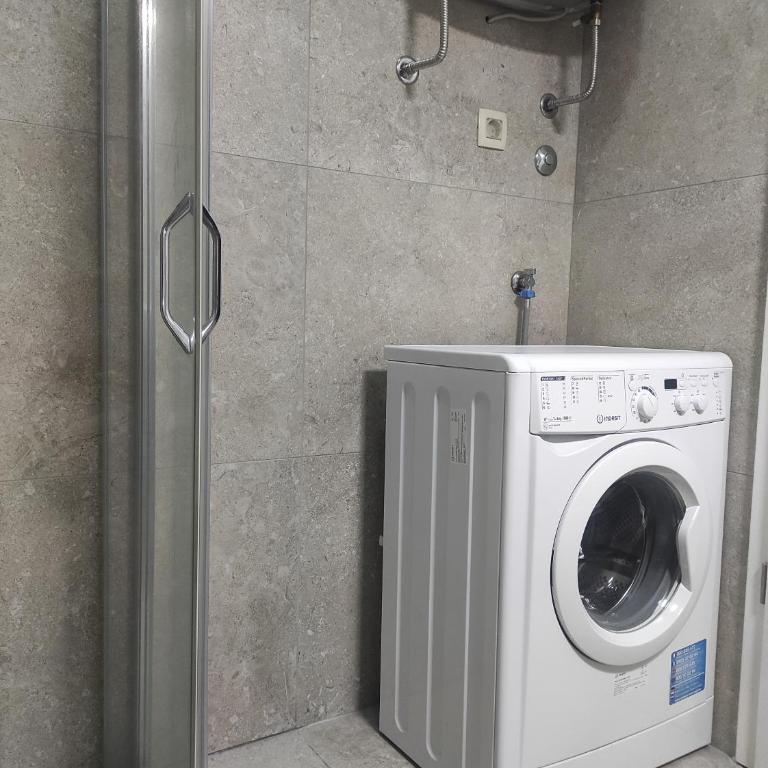 Cozy Studio K with Kitchen & WiFi in Heart of Podgorica - Apartman sa 1 Spavaćom Sobom - 11