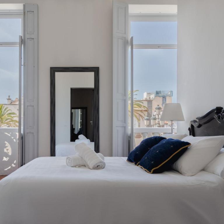 Santa Ana Suite & Rooms - Suite con cama grande y balcón - 5