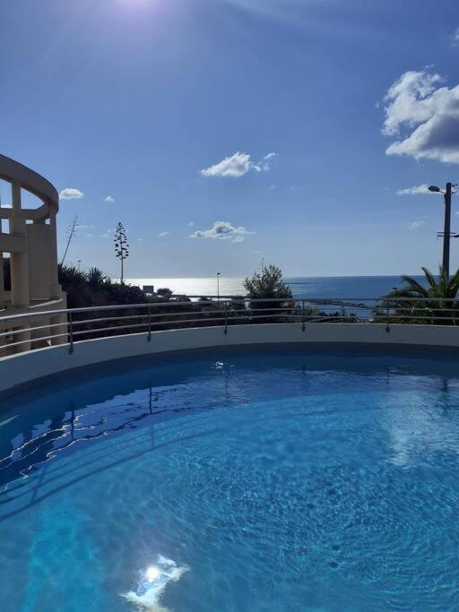 Appartement cosy, superbe vue mer, piscine. - Appartement 1 Chambre - 5