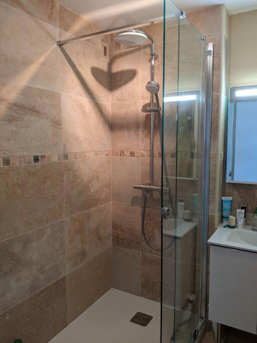 Appartement cosy, superbe vue mer, piscine. - Appartement 1 Chambre - 20