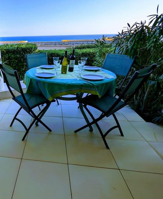 Appartement cosy, superbe vue mer, piscine. - Appartement 1 Chambre - 32