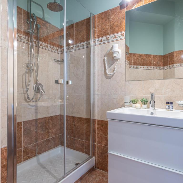 Vittoria Garden Suites - Camera Matrimoniale con Bagno Privato - 3