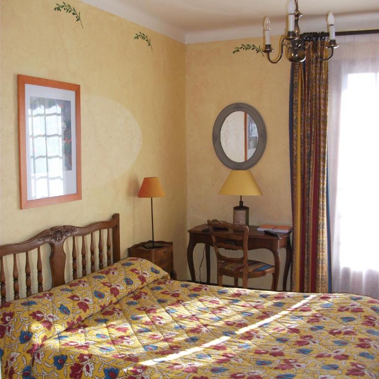 Auberge De La Madone - Provençale Doppelzimmer mit Balkon und Blick auf das Tal - 3
