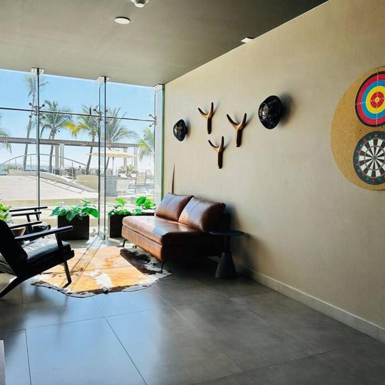 Lujoso departamento frente al mar/camino al mar - Two-Bedroom Apartment - 43