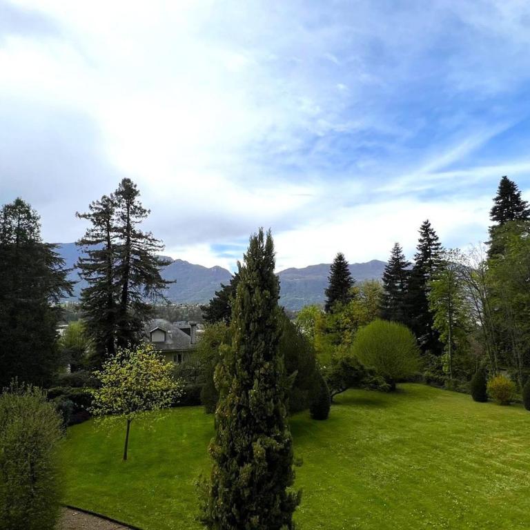 Beau T3 avec vue parc et Dent du Chat, pour 3/4 pers, avec terrasse et WiFi - FR-1-555-88 - Apartment - 1