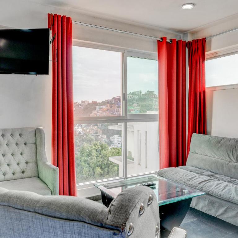 Villa Palaxs - Family Room with Mountain View - 4