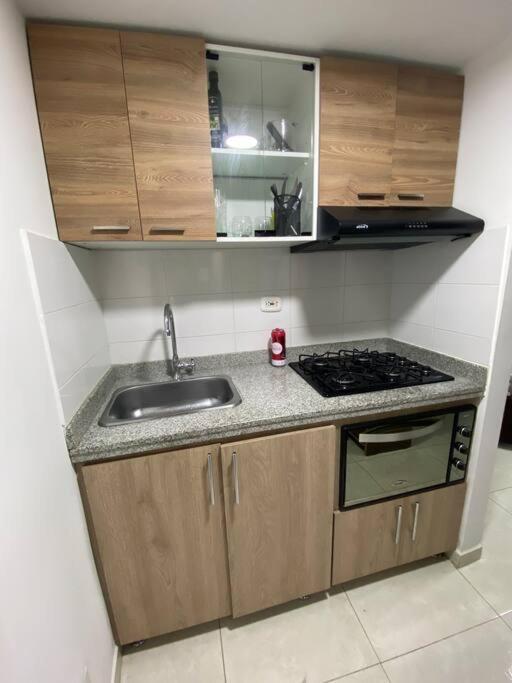 Alojamiento bien ubicado en Armenia - Apartamento de 1 dormitorio - 4