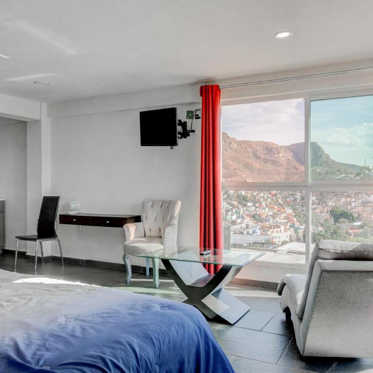 Villa Palaxs - Triple Room with City View - 3