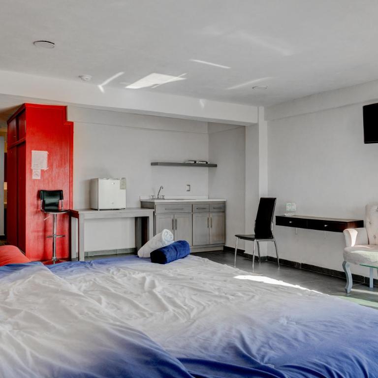 Villa Palaxs - Triple Room with City View - 1
